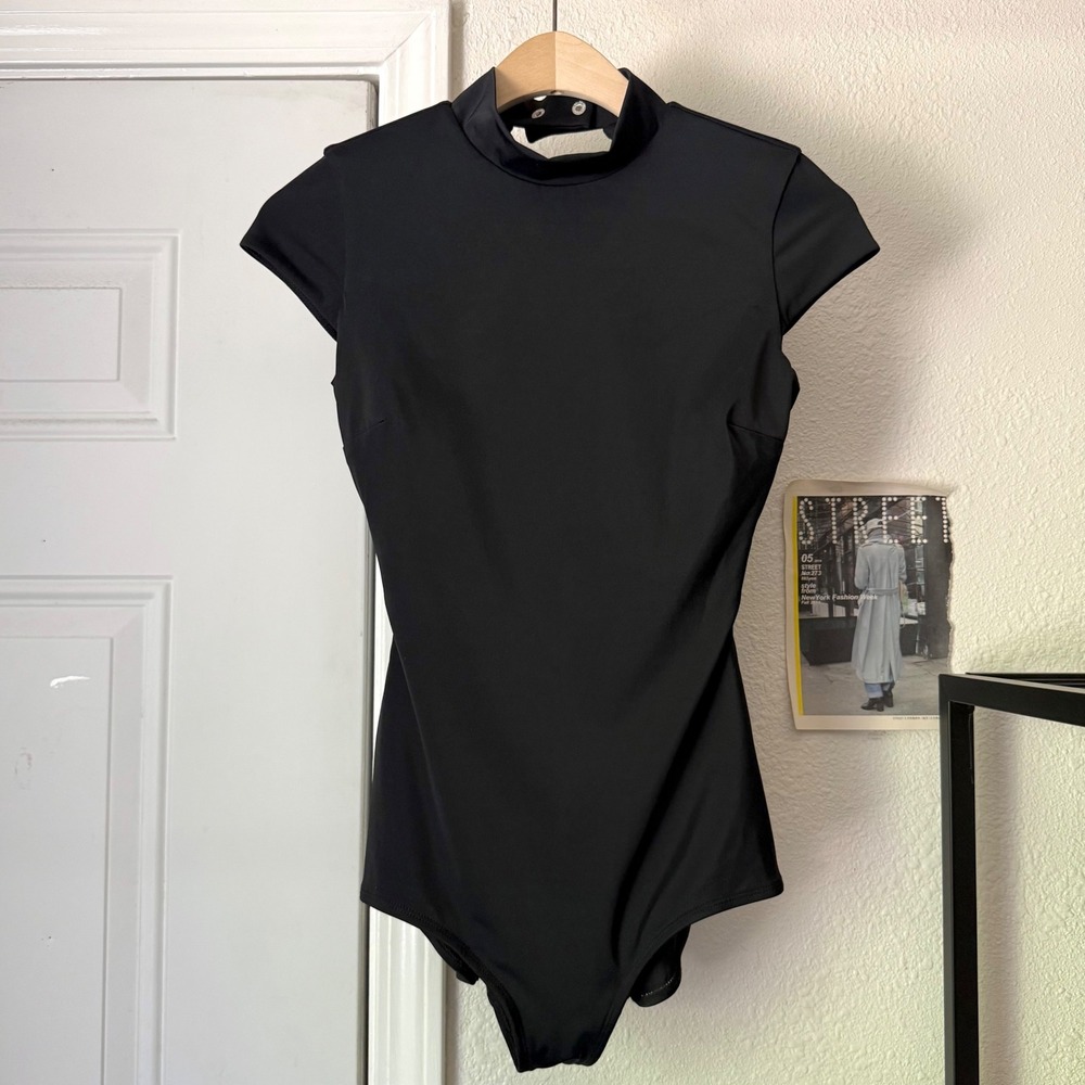 LA FEMME EN NOIR Vampira black goth cutout high mock neck short sleeve bodysuit